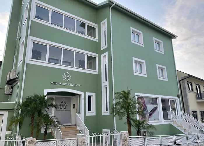 Merim Apartments